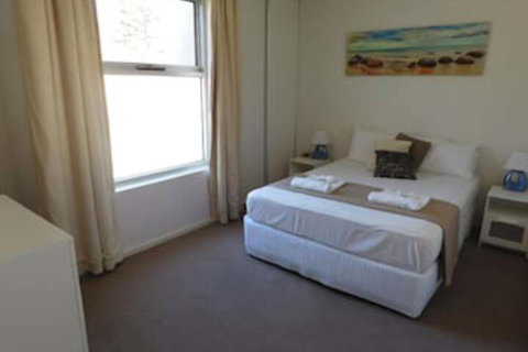 Glenelg Beachside Apartments - Accommodation Gold Coast 6