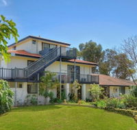 Martin Fields Beach Retreat - Gold Coast 4U