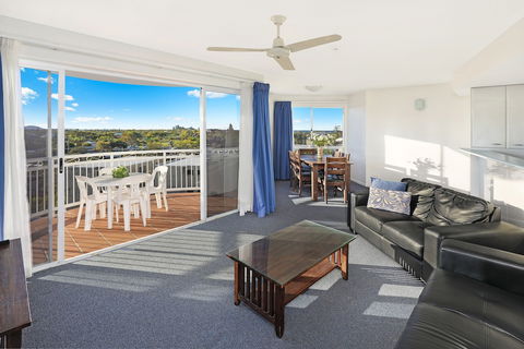 Beachside Resort - Kawana Waters - Accommodation Gold Coast 5