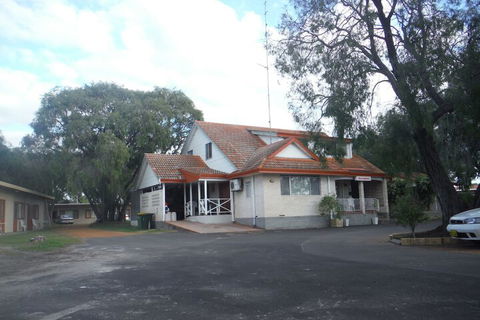 Restawile Motel - Gold Coast 4U 1