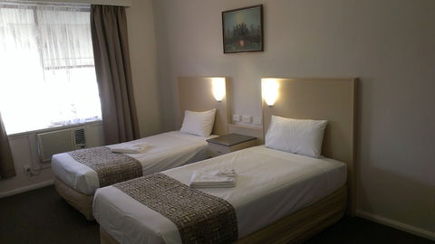 Lindy Lodge Motel - Accommodation Gold Coast 1