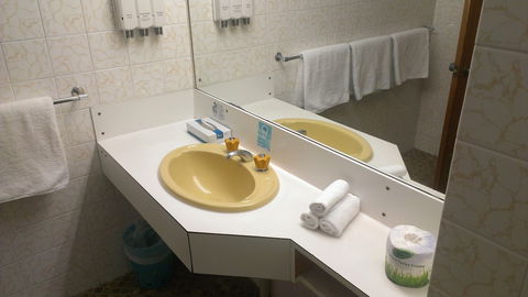 Lindy Lodge Motel - Accommodation Gold Coast 6