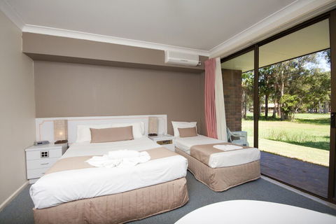 Island Palms Motor Inn - Accommodation Gold Coast 5