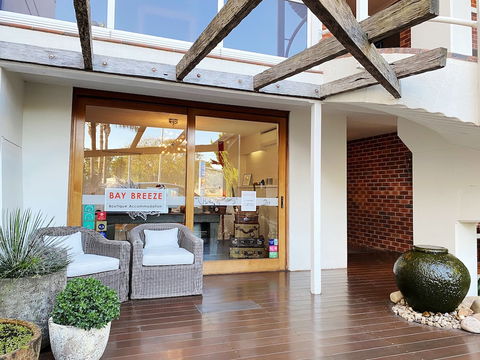 Bay Breeze Boutique Accommodation - Gold Coast 4U 6