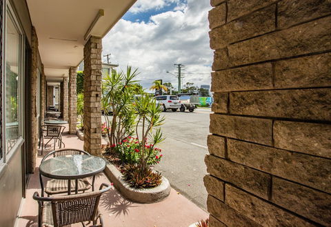 Tropicana Motel - Gold Coast 4U 1