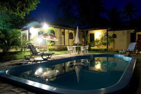 Emaroo Hotel Port Hughes - 1 Gold Coast 2