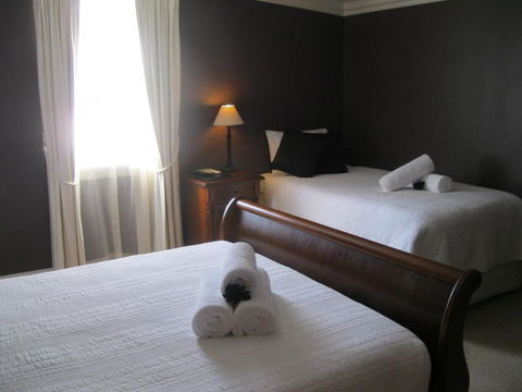 Heritage Guesthouse - Accommodation Gold Coast 2