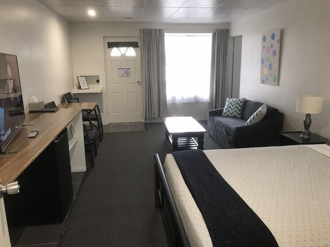 Cook's Endeavour Motor Inn - Gold Coast 4U 4