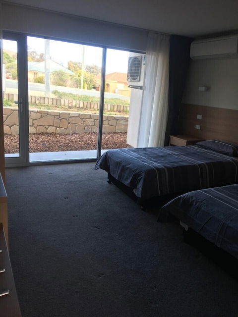 Rainbow Motel - Accommodation Gold Coast 2