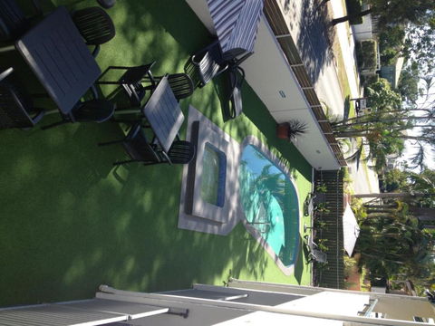 Noosa Parade Holiday Inn - Gold Coast 4U 4