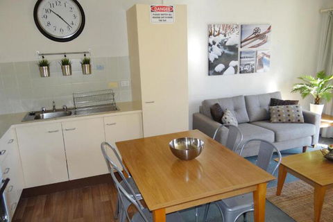 Kirwan Apartments 9 - Accommodation Gold Coast 4