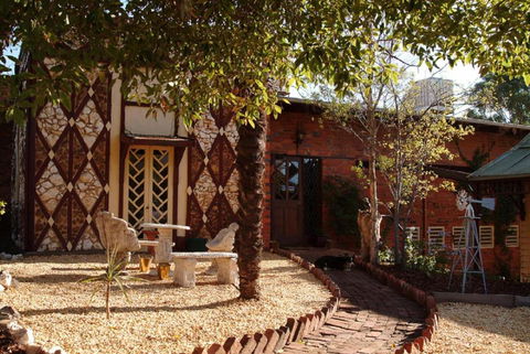 Diamond House Heritage Restaurant & Motor Inn - Accommodation Gold Coast 4