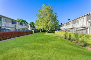 Summer East Serviced Apartments - Gold Coast 4U 1