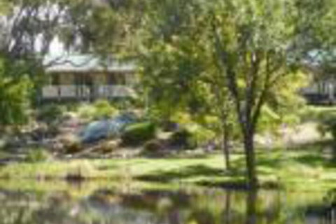 Granite Gardens Cottages & Lake Retreat - Accommodation Gold Coast 0