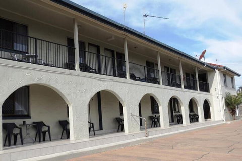 Park View Motel - 1 Gold Coast 5