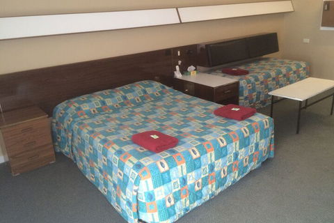 City Beach Motel - Gold Coast 4U 2