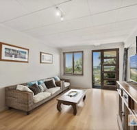 McAuleys Beach House - Gold Coast 4U