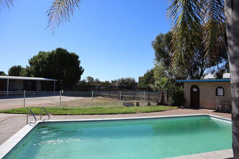 Capri Motel - Gold Coast 4U 1
