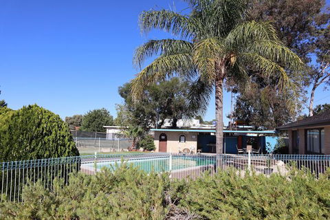 Capri Motel - Gold Coast 4U 2