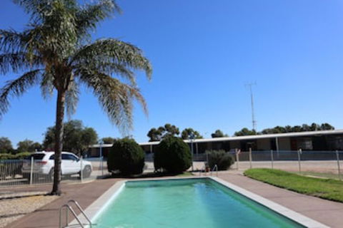 Capri Motel - Gold Coast 4U 0