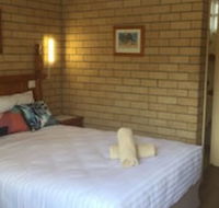 Lake Front Motel - Gold Coast 4U