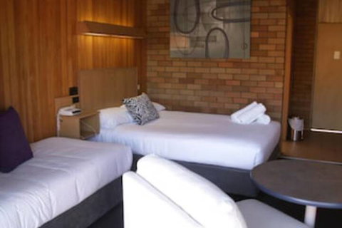 Court Street Motel - 1 Gold Coast 2