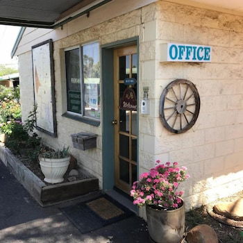Oasis Motel Peak Hill - Accommodation Gold Coast 0