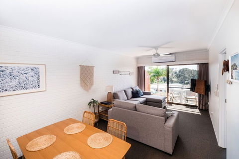 Mollymook Seascape Motel & Apartments - Gold Coast 4U 6