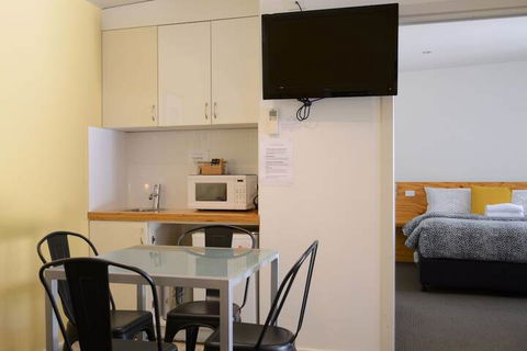 Motel On Alpine - Accommodation Gold Coast 5