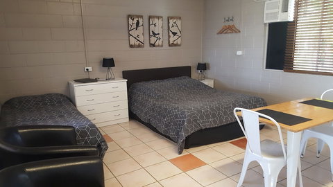 Seaforth Holiday Units - 1 Gold Coast 5