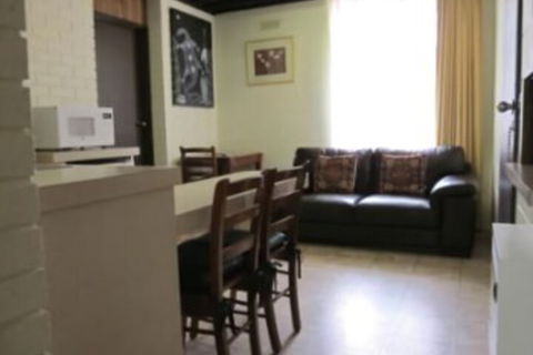 Lakes Waterfront Motel & Holiday Cottages - Gold Coast 4U 4