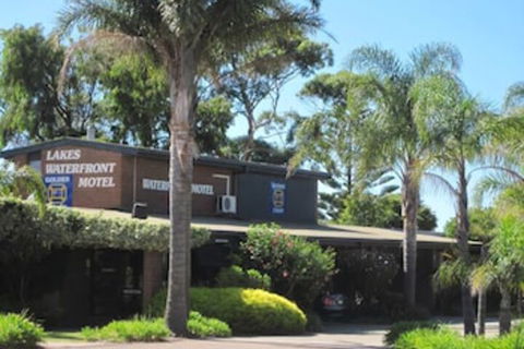 Lakes Waterfront Motel & Holiday Cottages - Gold Coast 4U 0