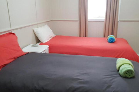 16 Gregson Silky Oaks - 1 Gold Coast 1