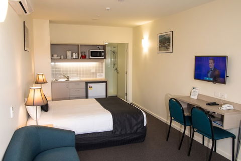 Shoreline Hotel - Accommodation Gold Coast 0