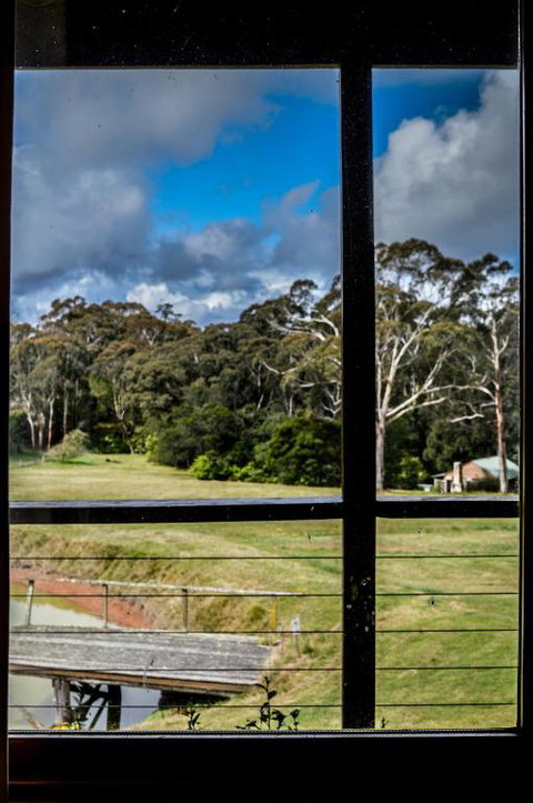 Ghost Hill Road Retreat - Accommodation Gold Coast 1