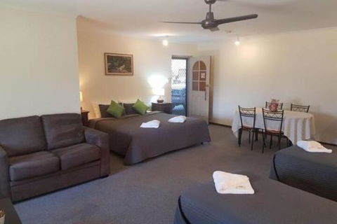 Beachport Motor Inn - Accommodation Gold Coast 0