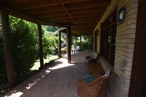 Rockwall Avoca Beach - Gold Coast 4U 1