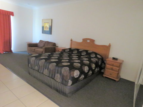 Emerald Gardens Motel & Apartments - 1 Gold Coast 5