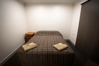 Emerald Gardens Motel & Apartments - 1 Gold Coast 4