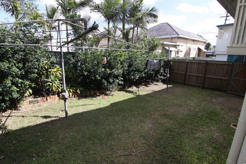Some Rooms Backpacker - Gold Coast 4U 5