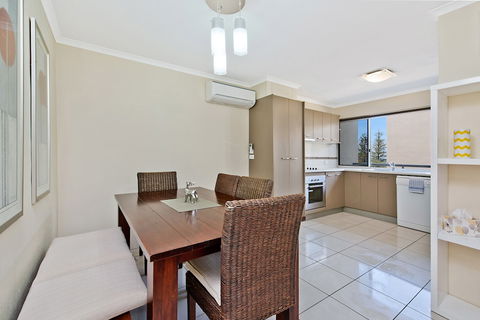 Joanne Apartments - Accommodation Gold Coast 2
