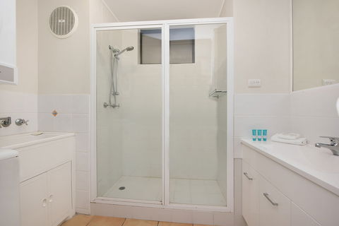 Joanne Apartments - Accommodation Gold Coast 6