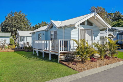 Blue Lagoon Beach Resort - Gold Coast 4U 1