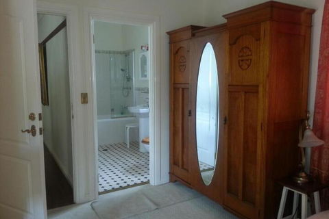 Grove Manor - Accommodation Gold Coast 5