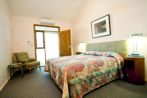 Gundaroo Colonial Inn - Accommodation Gold Coast 3