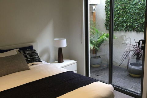 Centrepoint Units Heidelberg - 1 Gold Coast 3