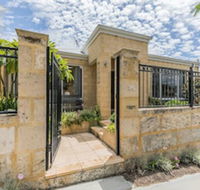 Ocean Keys Cottage - Gold Coast 4U