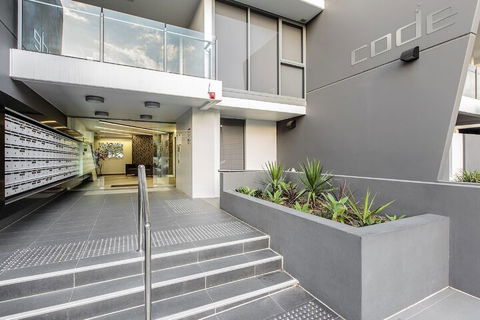 Code Apartments - Gold Coast 4U 1