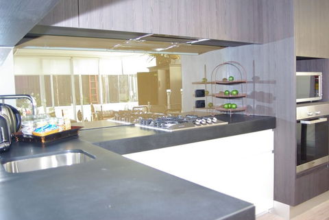 BOUTIQUE STAYS - Lalique - Accommodation Gold Coast 4