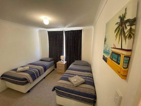Port Bouvard Beach Holiday Home Mandurah - Accommodation Gold Coast 4